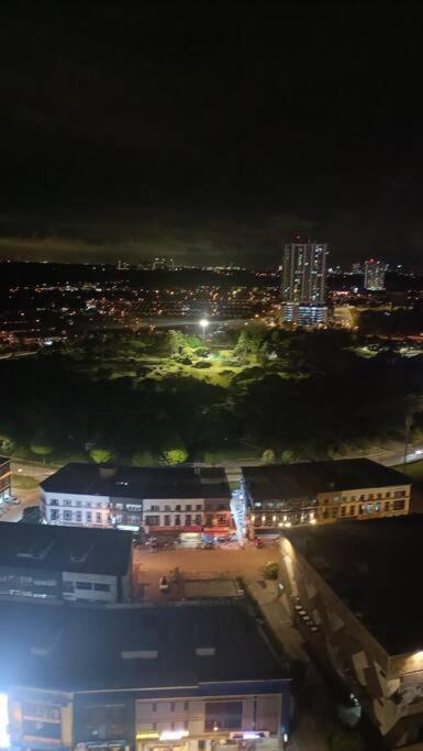 Sky Trees 4 Guests High Floor Nflix Hbo Disney Garden View A1801 Johor Bahru Exterior photo