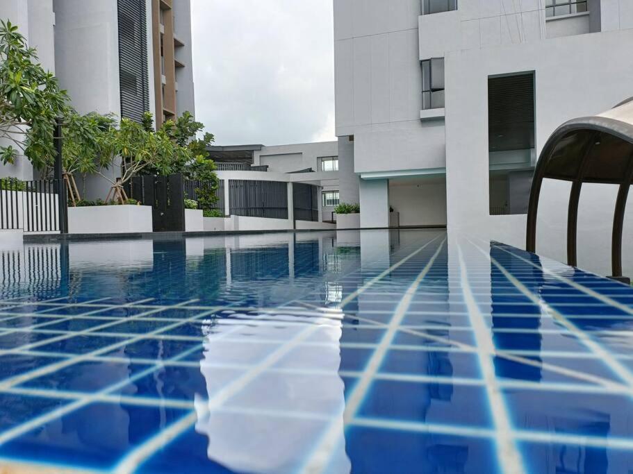 Sky Trees 4 Guests High Floor Nflix Hbo Disney Garden View A1801 Johor Bahru Exterior photo